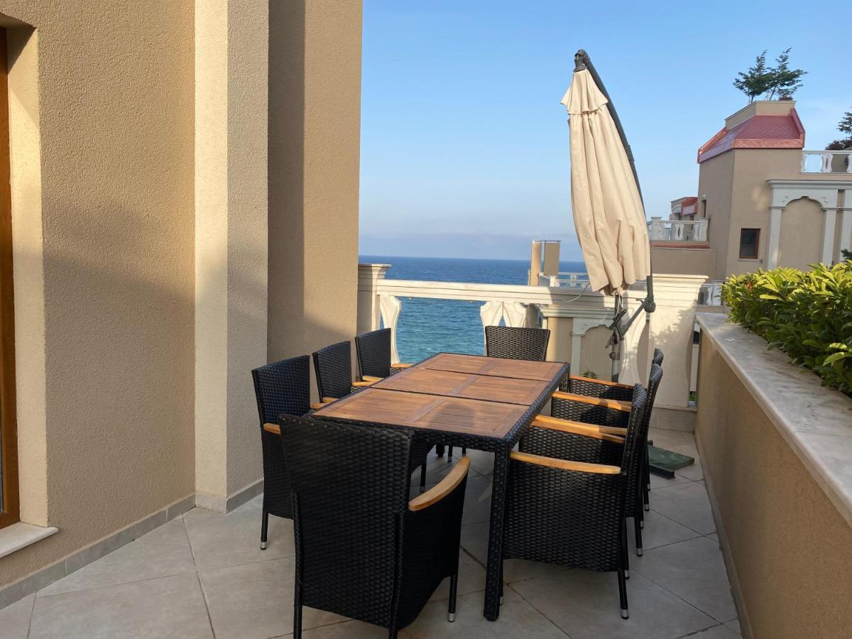 Luxurious And Panoramic Apartments At The Beach In La Mer Complex โกลเดน แซนส์ ภายนอก รูปภาพ