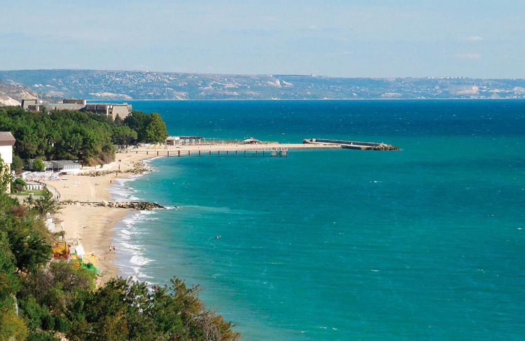 Luxurious And Panoramic Apartments At The Beach In La Mer Complex โกลเดน แซนส์ ภายนอก รูปภาพ