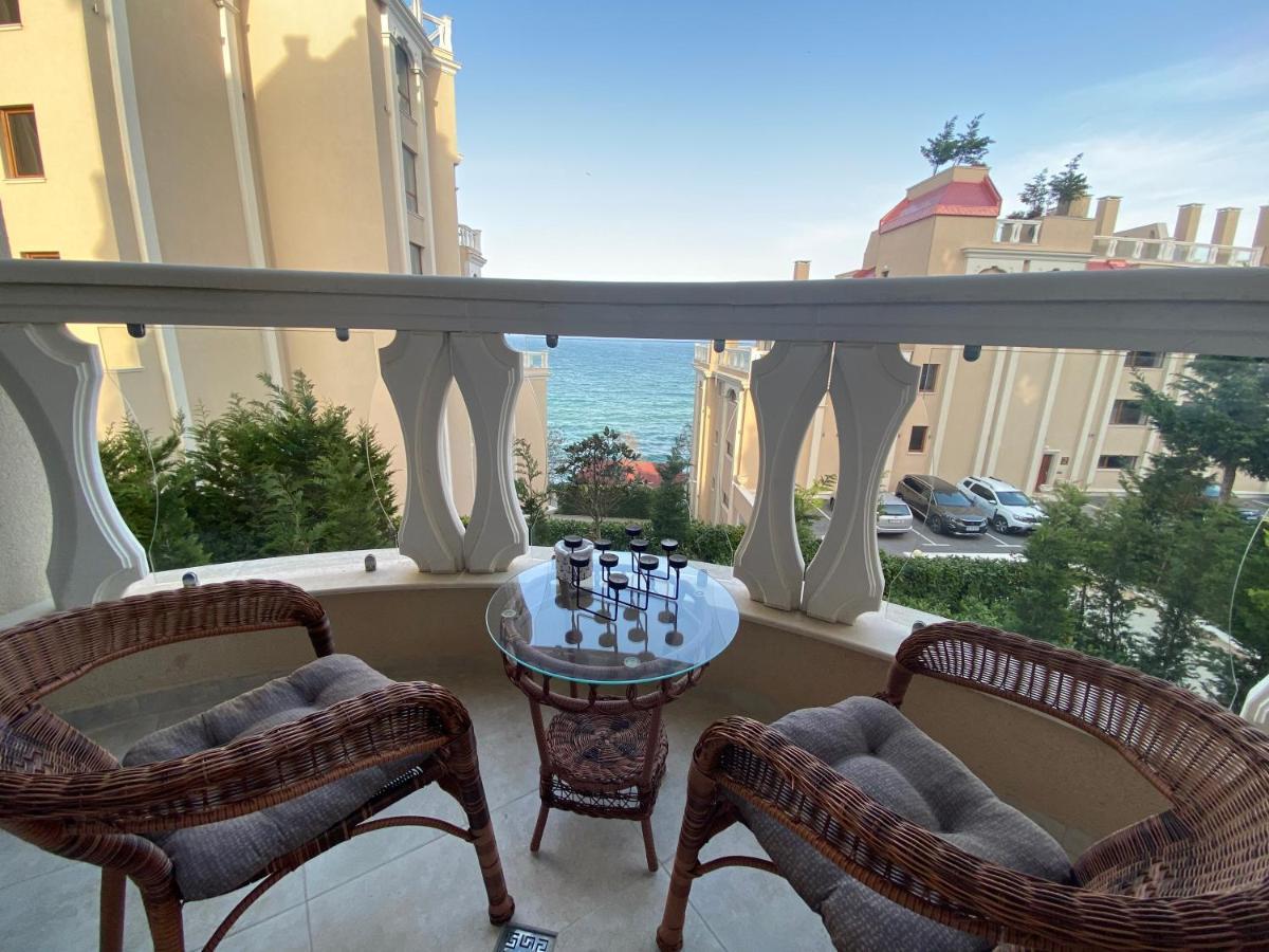Luxurious And Panoramic Apartments At The Beach In La Mer Complex โกลเดน แซนส์ ภายนอก รูปภาพ