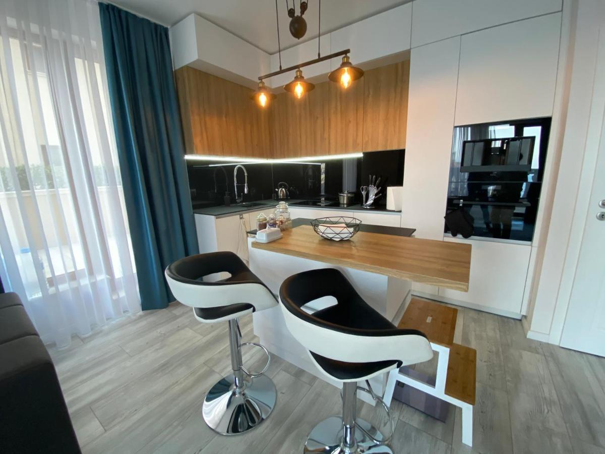 Luxurious And Panoramic Apartments At The Beach In La Mer Complex โกลเดน แซนส์ ภายนอก รูปภาพ