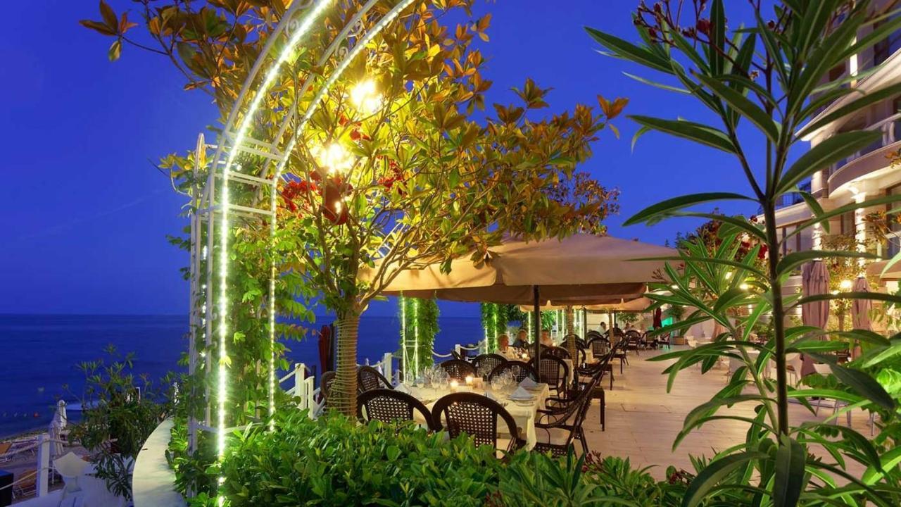Luxurious And Panoramic Apartments At The Beach In La Mer Complex โกลเดน แซนส์ ภายนอก รูปภาพ
