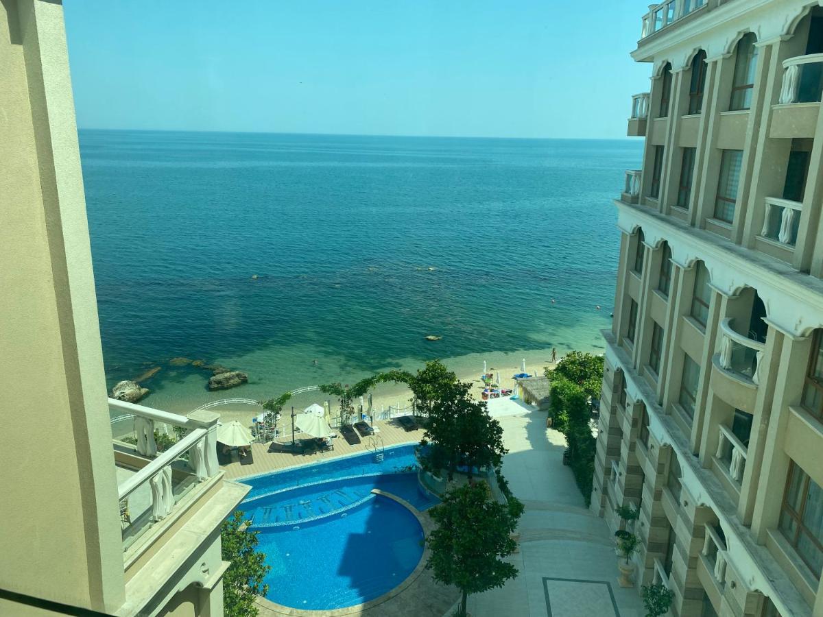 Luxurious And Panoramic Apartments At The Beach In La Mer Complex โกลเดน แซนส์ ภายนอก รูปภาพ