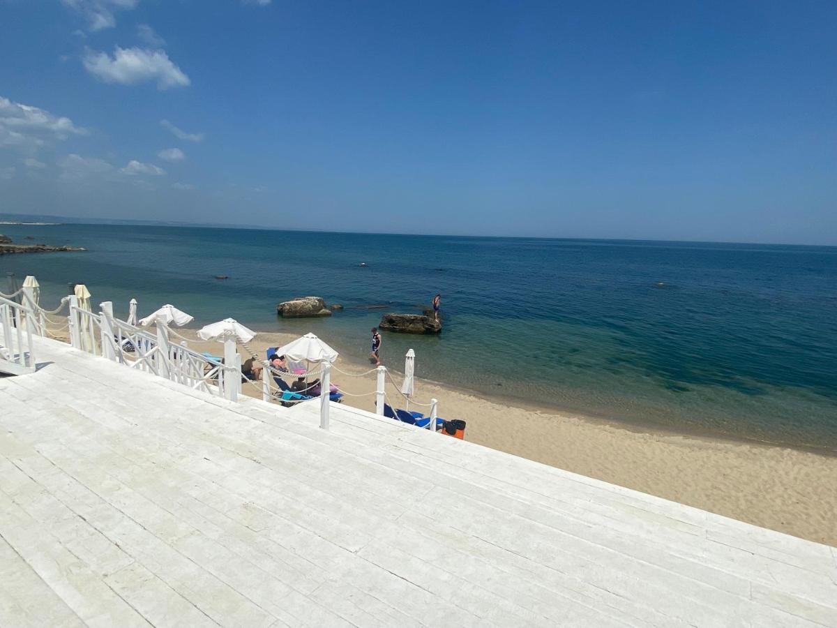Luxurious And Panoramic Apartments At The Beach In La Mer Complex โกลเดน แซนส์ ภายนอก รูปภาพ