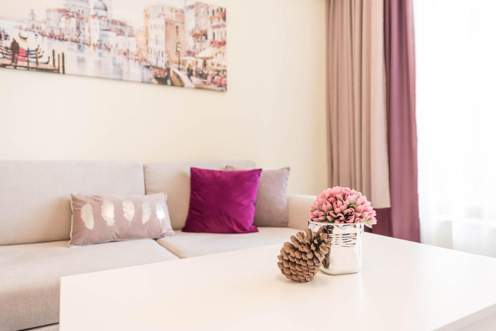 Luxurious And Panoramic Apartments At The Beach In La Mer Complex โกลเดน แซนส์ ภายนอก รูปภาพ