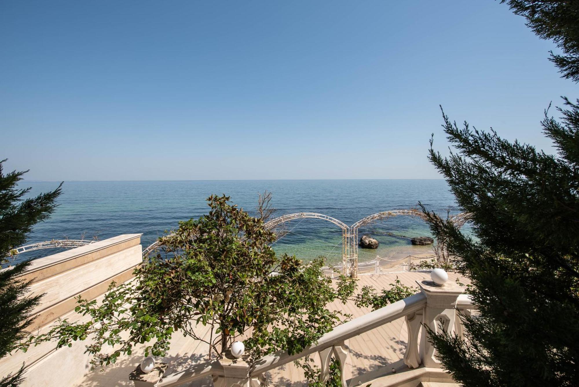 Luxurious And Panoramic Apartments At The Beach In La Mer Complex โกลเดน แซนส์ ภายนอก รูปภาพ