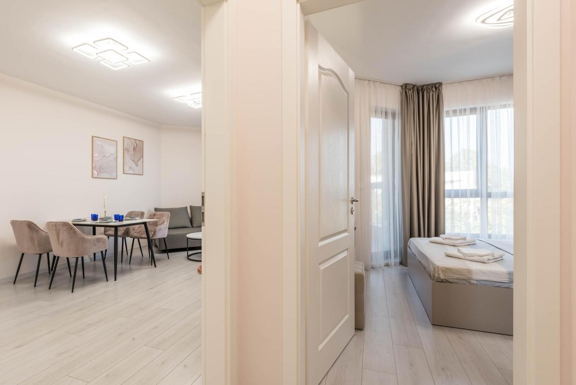 Luxurious And Panoramic Apartments At The Beach In La Mer Complex โกลเดน แซนส์ ภายนอก รูปภาพ