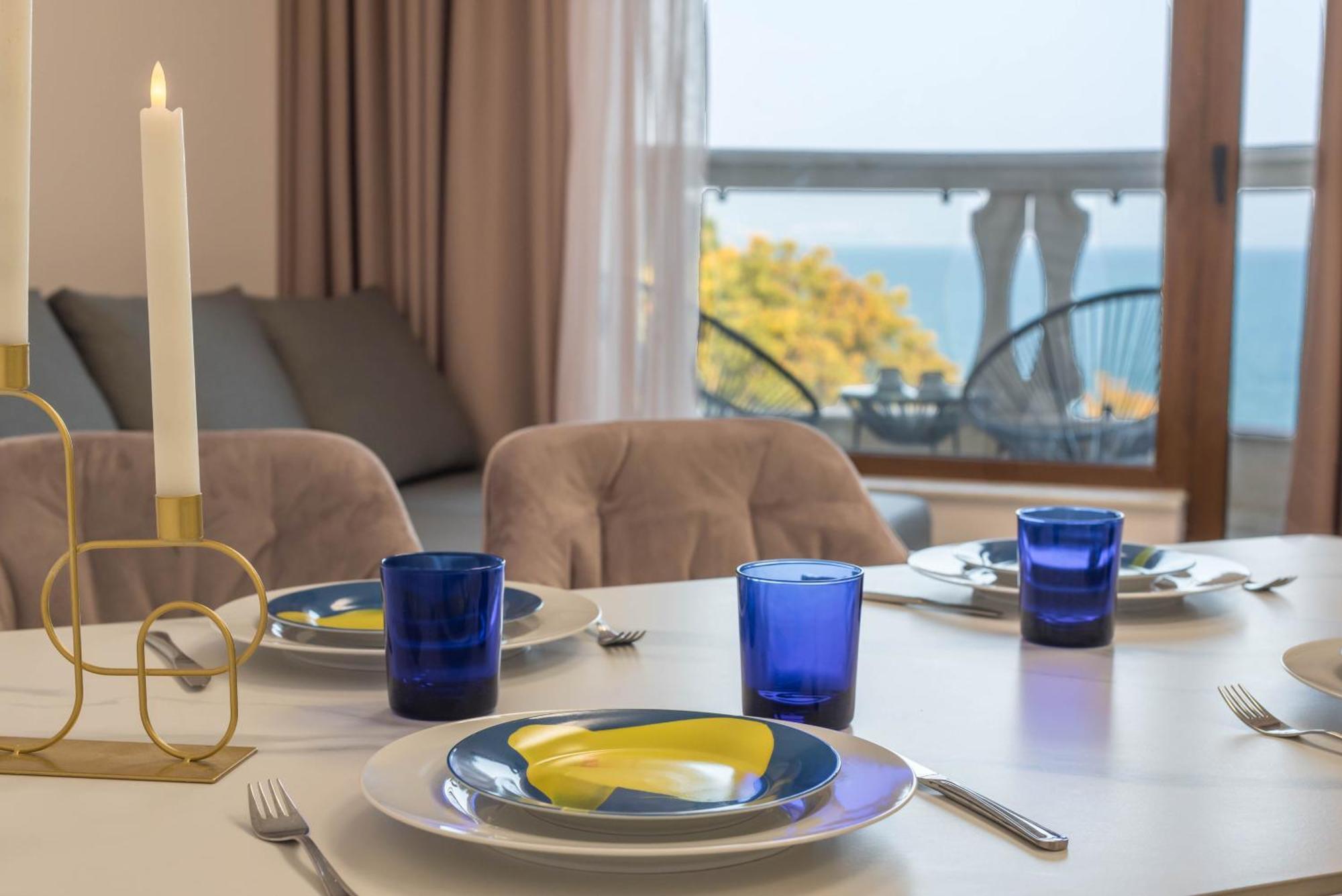 Luxurious And Panoramic Apartments At The Beach In La Mer Complex โกลเดน แซนส์ ภายนอก รูปภาพ